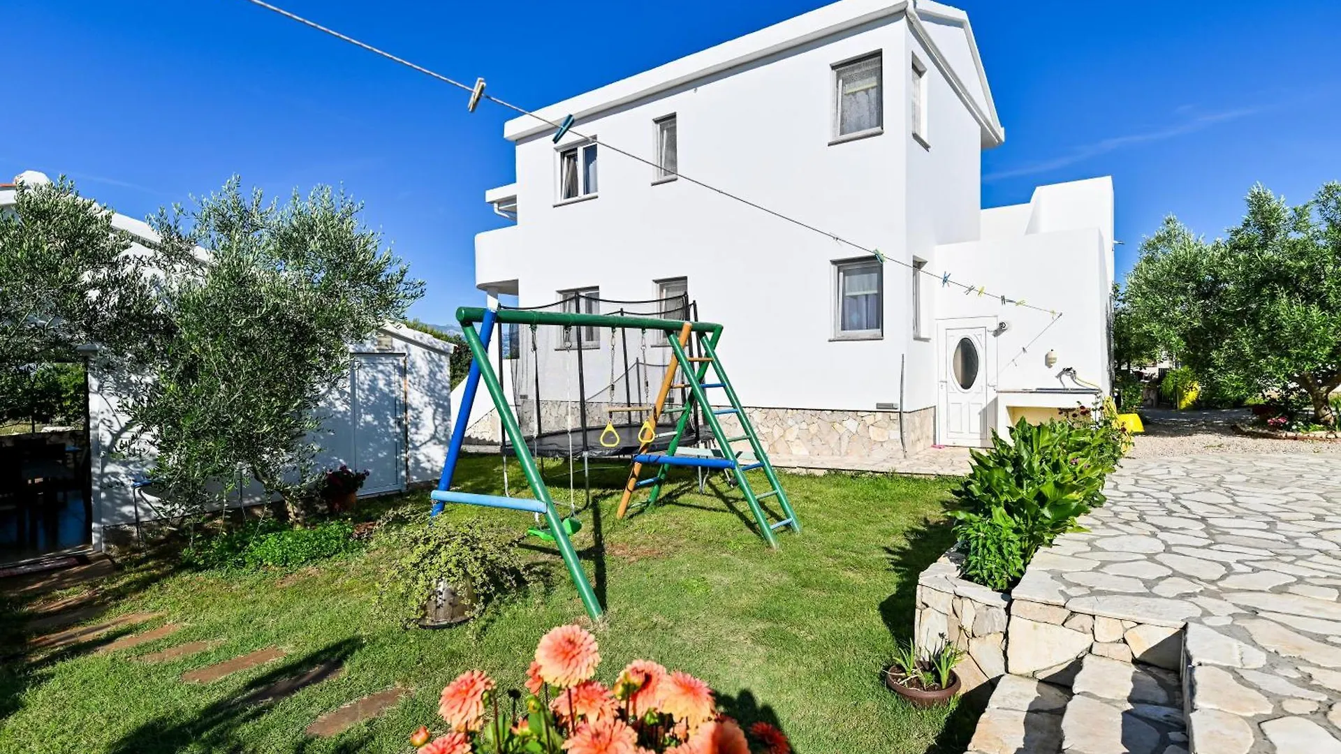 Holiday House Diadora Razanac 0*,
